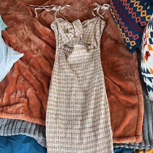 Fitted mermaid dress.